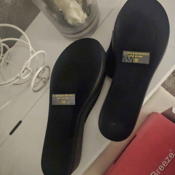 Nature Breeze Sleek Black Platform Slides - Picture 6 of 8